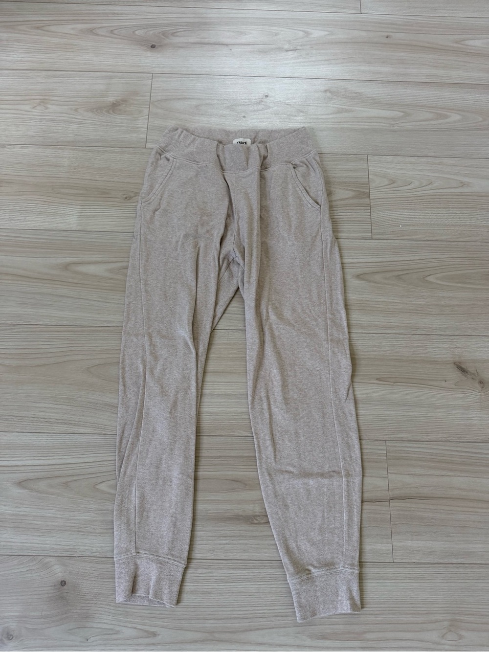 Pact Airplane Joggers Size Small